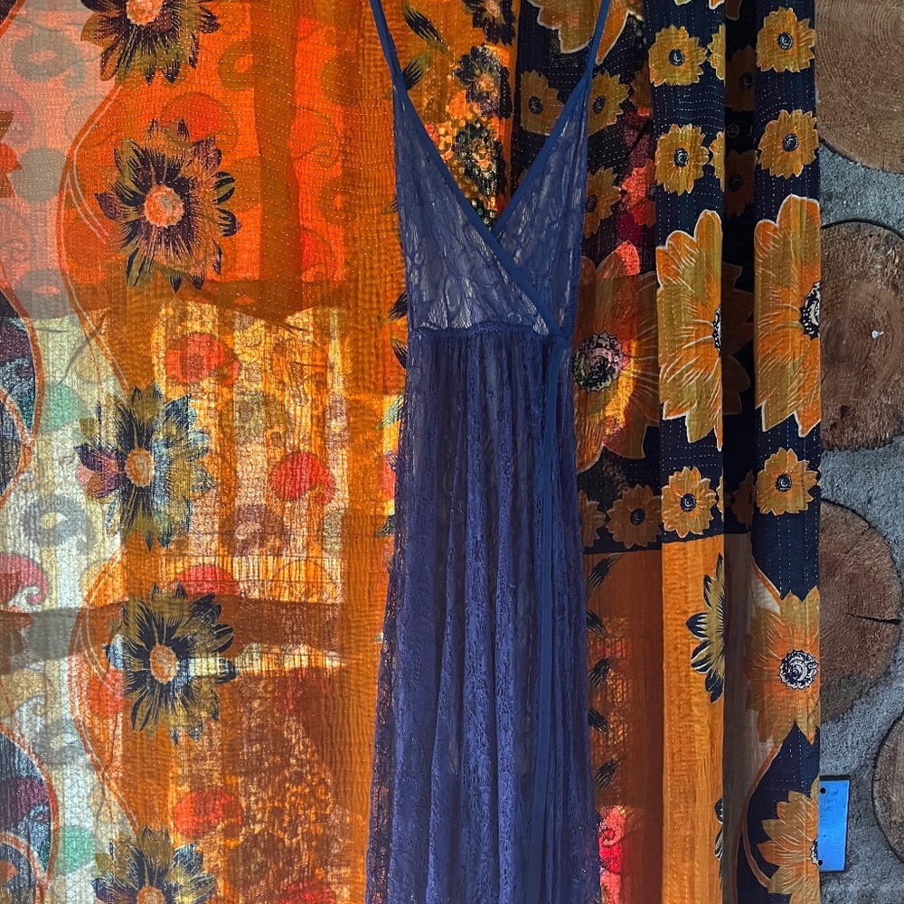 Kimchi and Blue size small blue lace dress